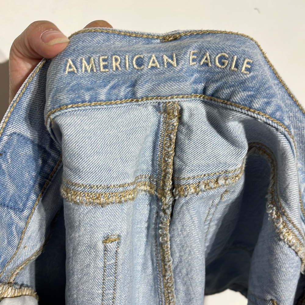 American Eagle Light Wash High Rise Mom Denim Shorts Size 10 - Picture 7 of 9